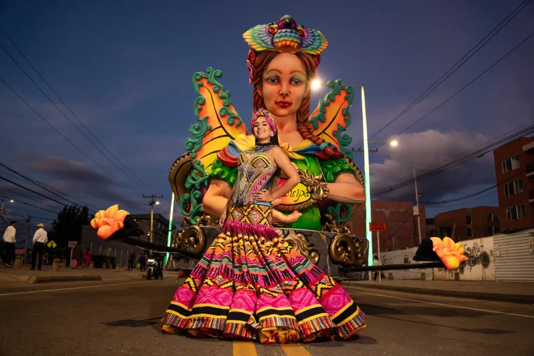 El Carnaval de la 44 reúne a veinticinco cumbiambas para celebrar el Mes del Patrimonio